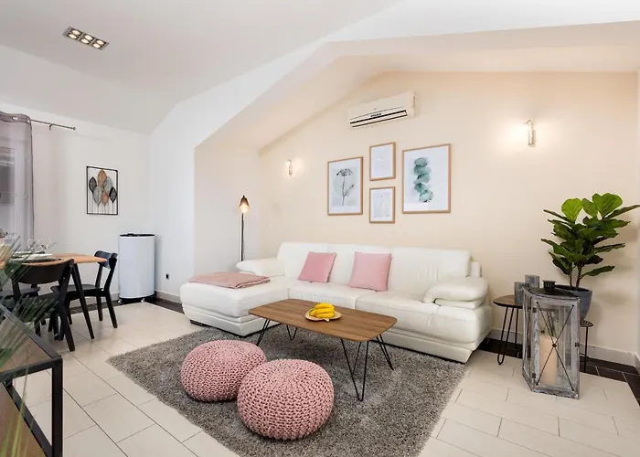 Apartment Manda *