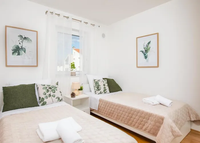 Manda Apartment *